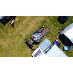 Mobile Hot Tub by the River – Relaxation & Wellness – CampKAJAKOWO